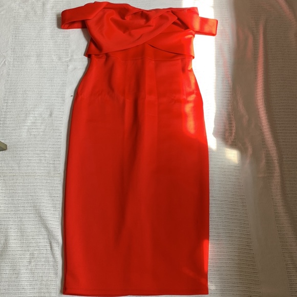 Size XLarge Red Off Shoulder Formal Midi Dress Just Fab - Picture 4 of 6